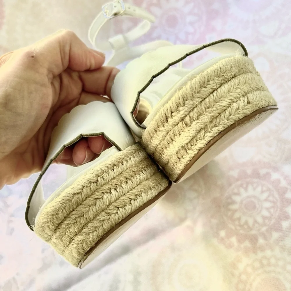 Kate Spade Taiya White Size 8 Scalloped Wedges Espadrilles EUC Beachy